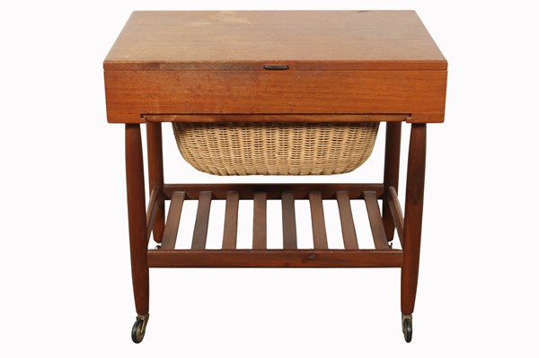 Lot 41 - SEWING WORK TABLE