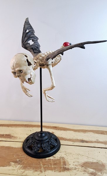 Lot 1169 - FLYING SKELETON