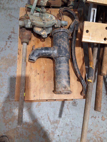 Lot 413 - WATER PUMPS