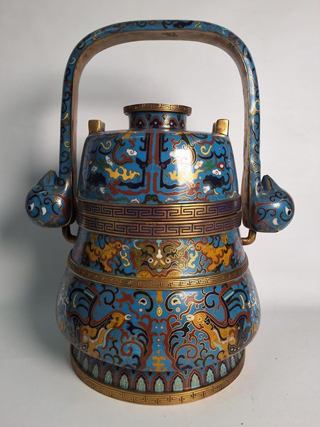 Lot 1178 - CLOISONNE LIDDED URN