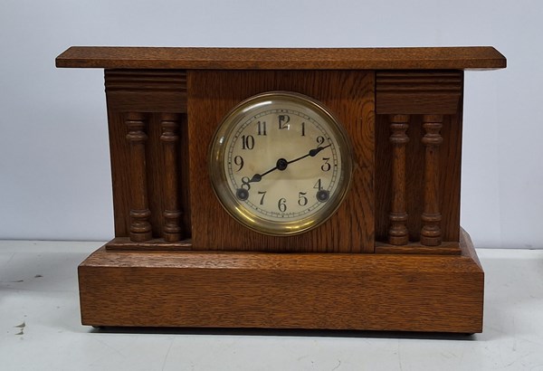 Lot 1281 - MANTEL CLOCK