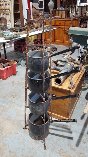 Lot 422 - POT STAND