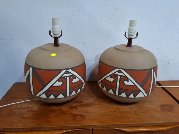 Lot 264 - TABLE LAMPS