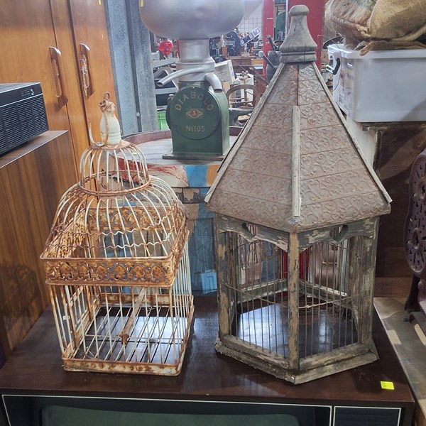 Lot 407 - BIRDCAGES