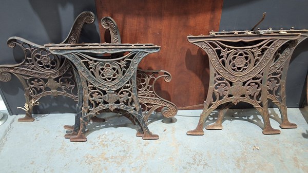 Lot 280 - BENCH ENDS