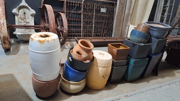 Lot 295 - GLAZED POTS