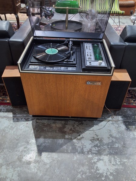 Lot 208 - RECORD PLAYER