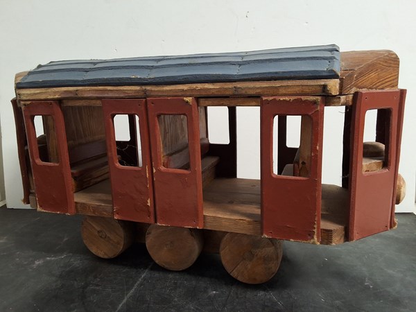 Lot 1290 - TOY TRAM