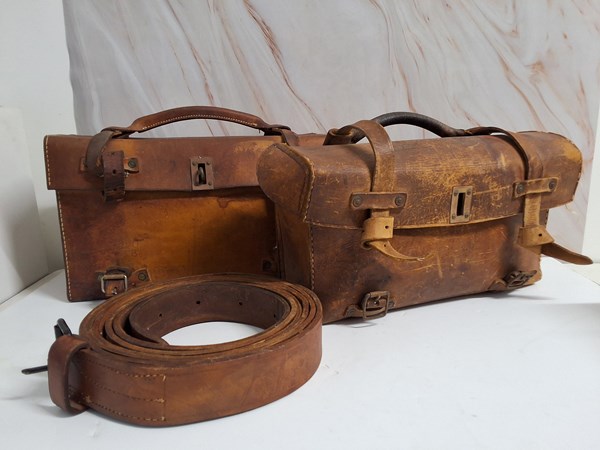 Lot 1406 - KIT BAGS
