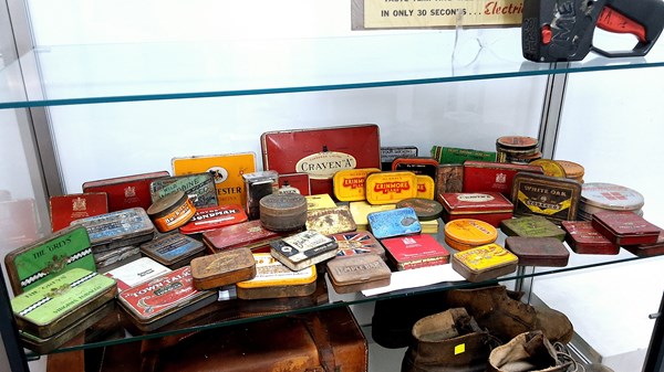 Lot 1405 - TOBACCO TINS