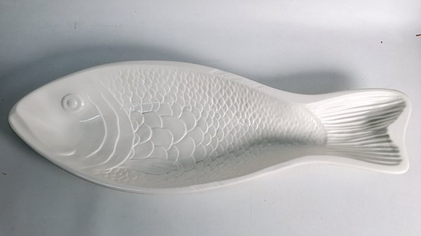 Lot 1400 - SERVING PLATTER