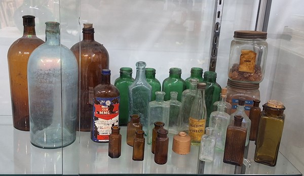 Lot 1420 - VINTAGE BOTTLES
