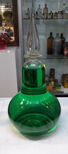 Lot 1389 - APOTHECARY JAR