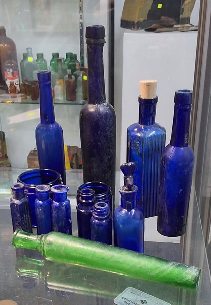 Lot 1392 - VINTAGE COLOURED BOTTLES
