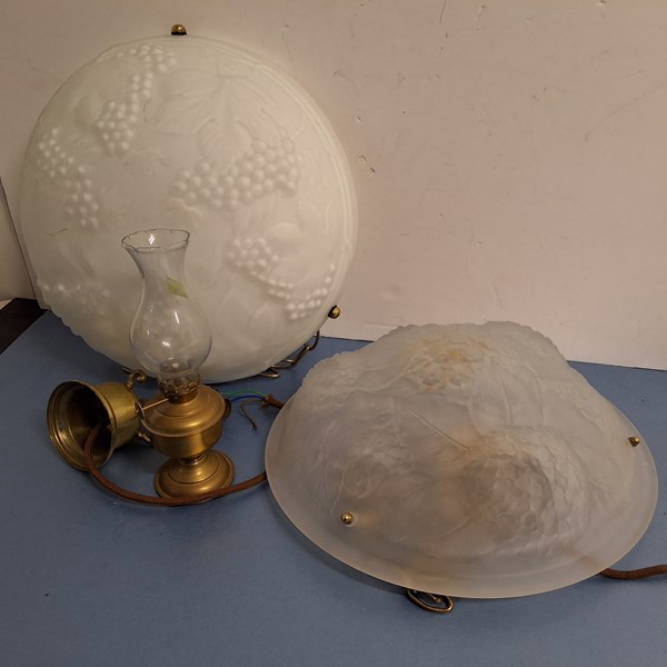 Lot 1297 - LIGHTS