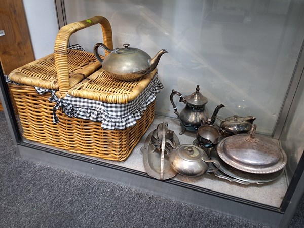 Lot 1408 - METALWARES