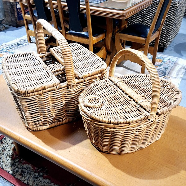 Lot 1291 - PICNIC BASKETS