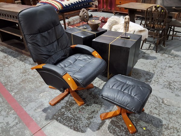 Lot 284 - RECLINER