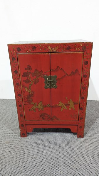 Lot 108 - SIDE CABINET