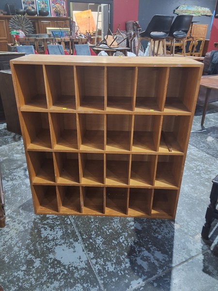 Lot 168 - CABINET
