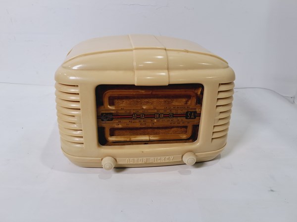 Lot 1230 - RADIO