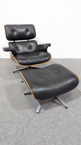 Lot 204 - EAMES STYLE LOUNGE CHAIR & FOOTSTOOL