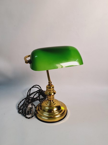 Lot 1133 - BAKERS LAMP