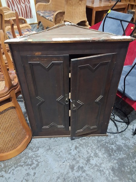 Lot 179 - CORNER CABINET