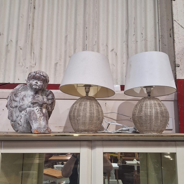 Lot 172 - DECOR LOT