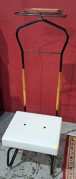 Lot 436 - VALET STAND