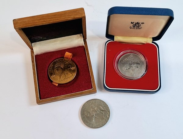 Lot 1072 - COINS