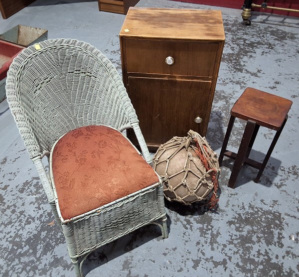 Lot 294 - VINTAGE DECOR LOT