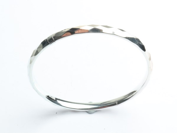 Lot 1026 - SILVER BANGLE