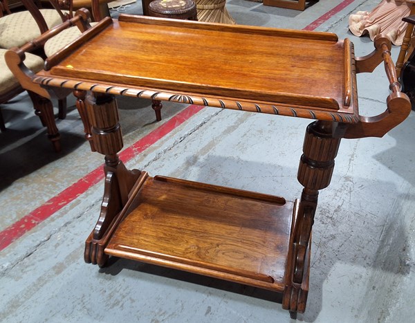 Lot 185 - TRAY MOBILE