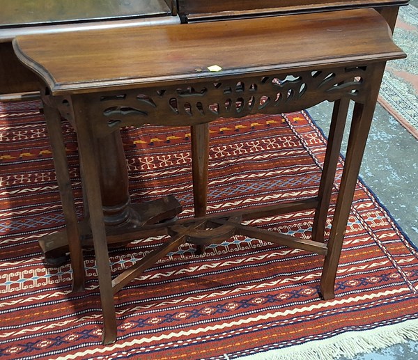 Lot 430 - PETITE HALL CONSOLE