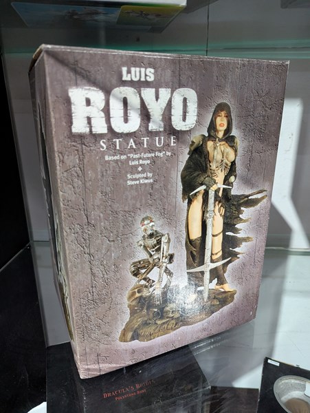 Lot 1198 - LUIS ROYO MODEL