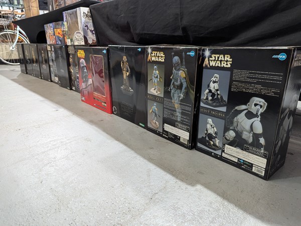 Lot 1446 - COLLECTORS BOXES