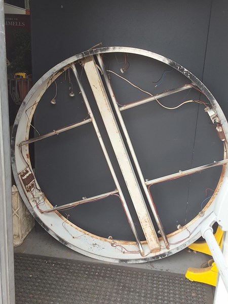 Lot 394 - FRAME