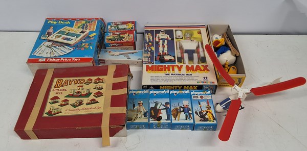Lot 1400 - VINTAGE TOYS