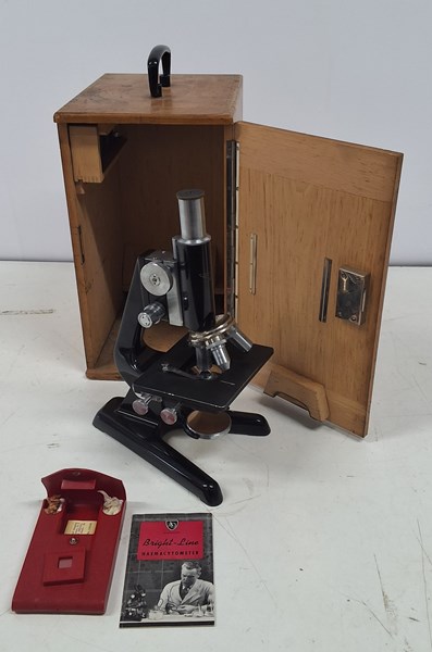 Lot 1384 - VINTAGE SCIENCE EQUIPMENT