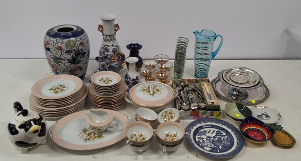 Lot 1381 - PRETTY CHINA