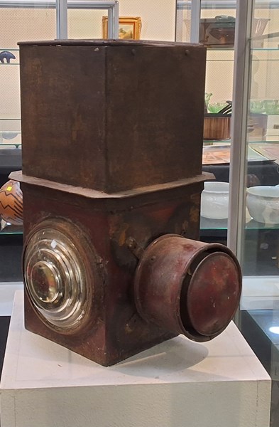 Lot 1460 - RAIL LAMP