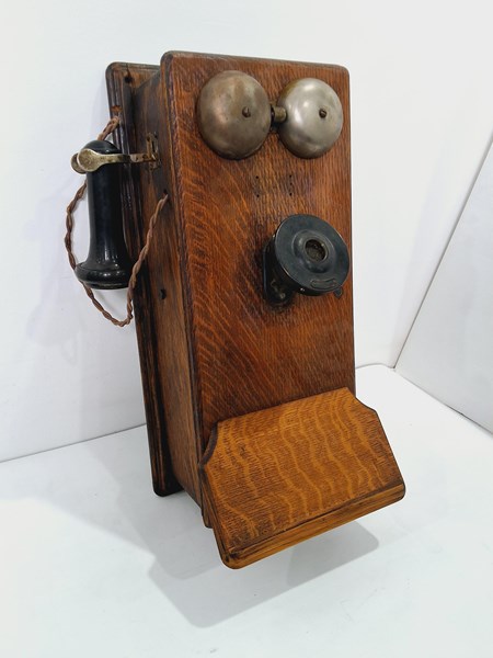 Lot 1240 - WALL PHONE