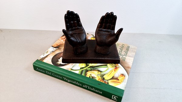 Lot 1326 - BOOK REST