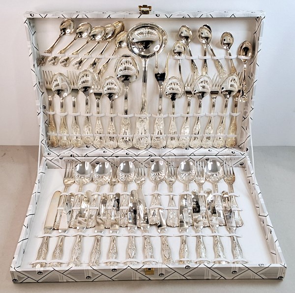 Lot 1322 - CUTLERY SERVICE