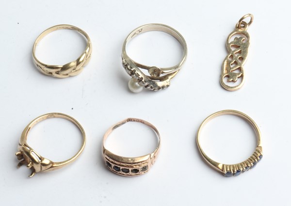Lot 1037 - SCRAP GOLD