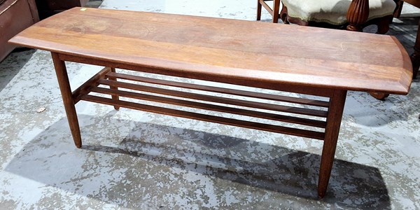 Lot 230 - COFFEE TABLE