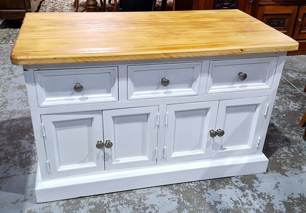 Lot 195 - TWO TONE CHEST