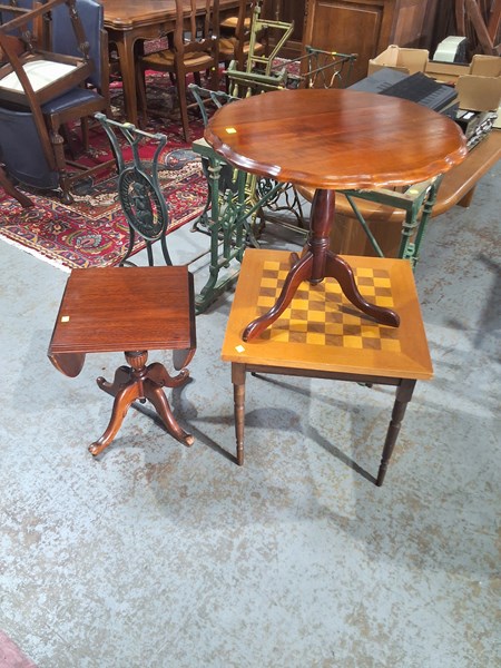 Lot 416 - SIDE TABLES