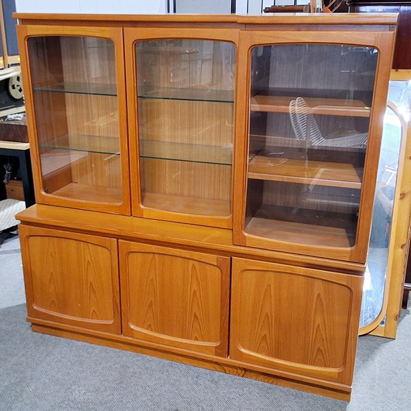Lot 325 - NOBLETT WALL UNIT
